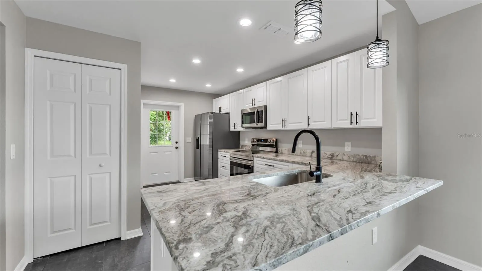485 S 5TH AVE