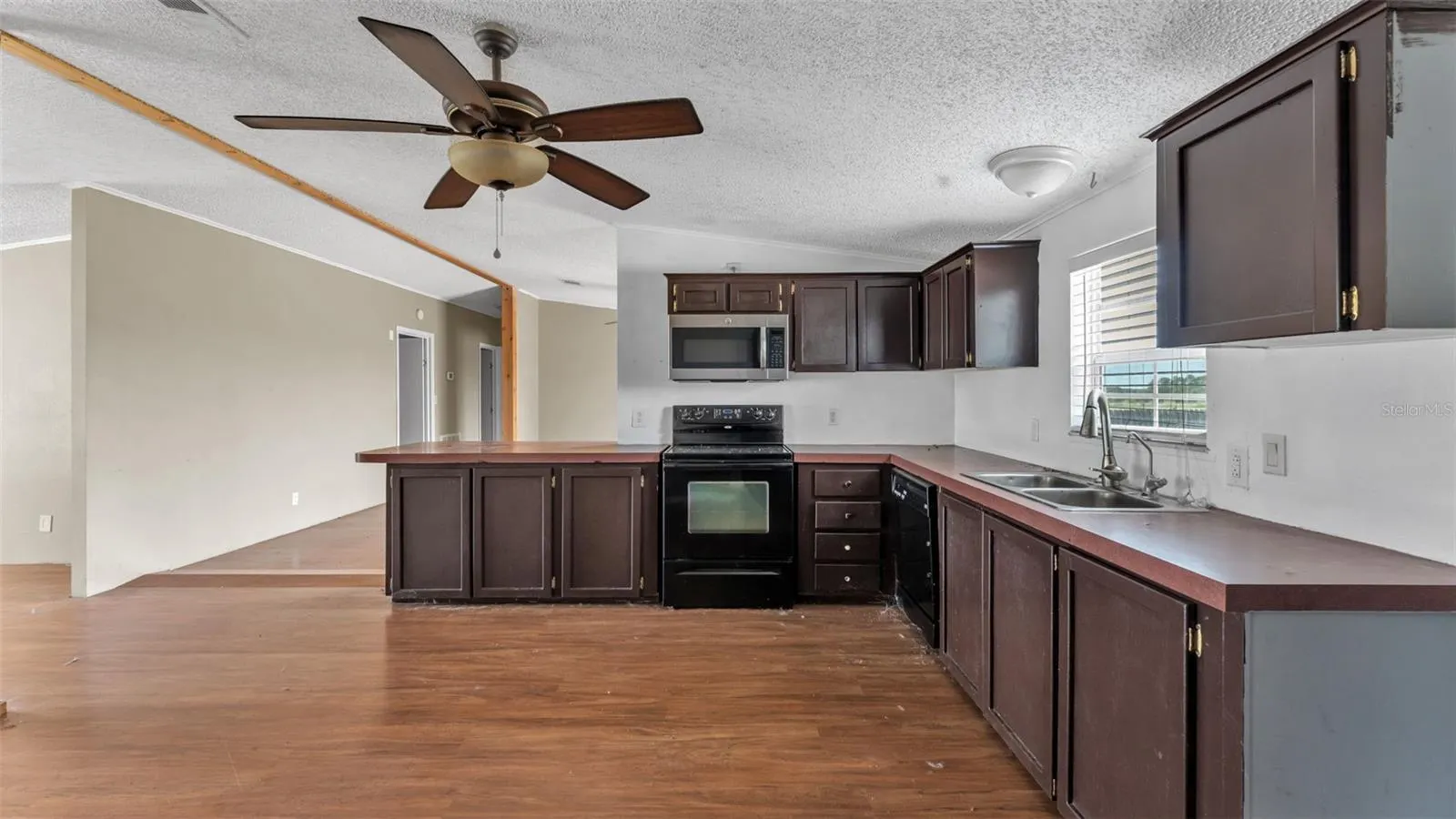 1317 ASHLEE CT