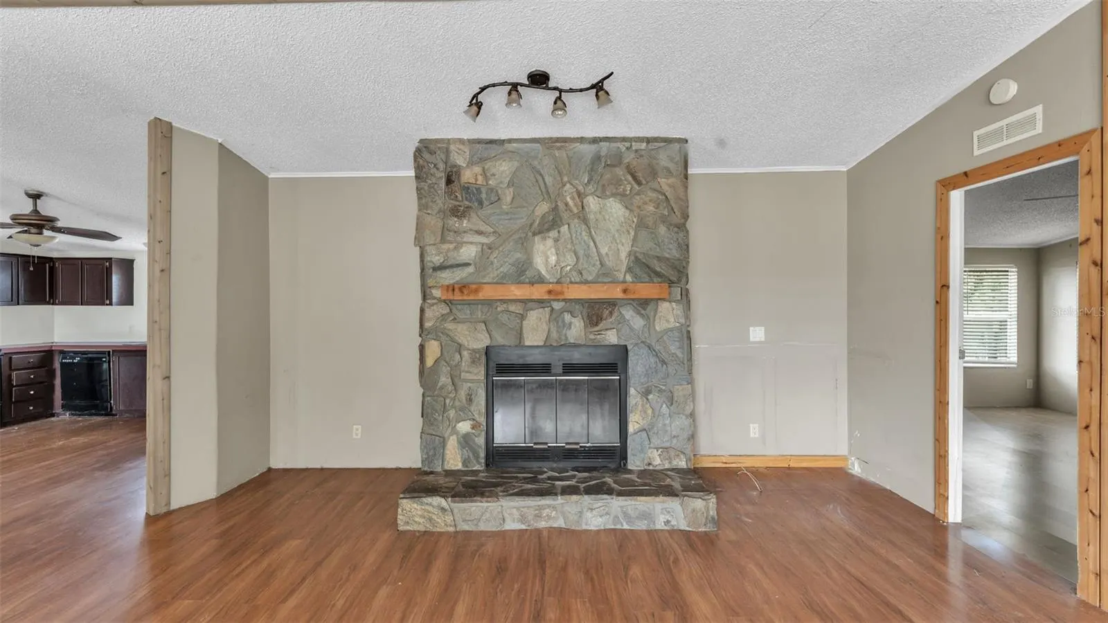 1317 ASHLEE CT