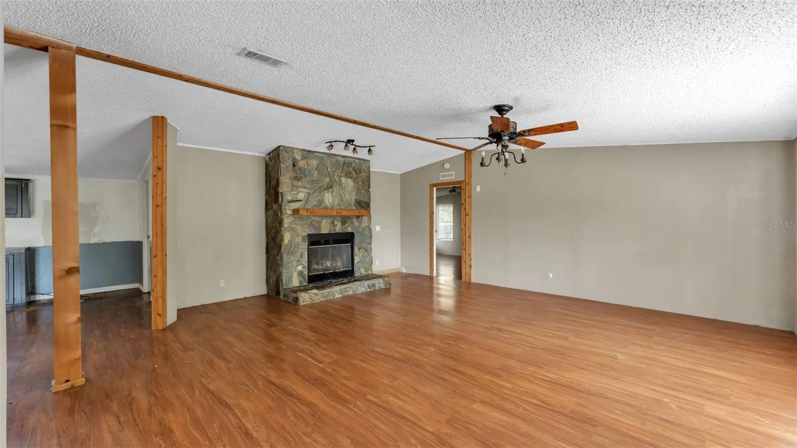 1317 ASHLEE CT