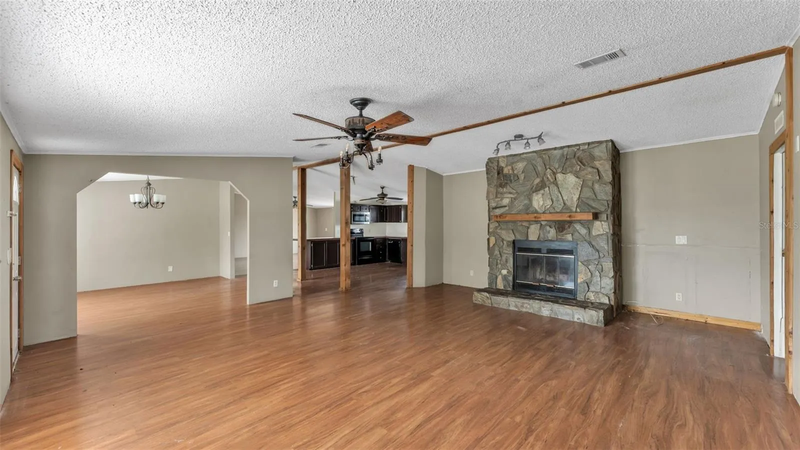 1317 ASHLEE CT
