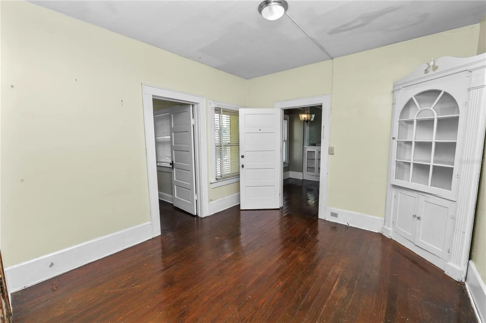 817 SOUTH BLVD