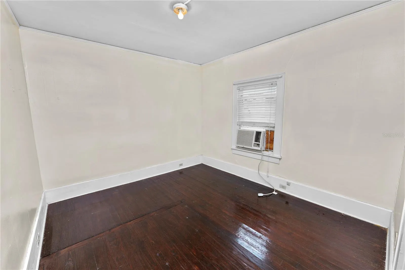 817 SOUTH BLVD