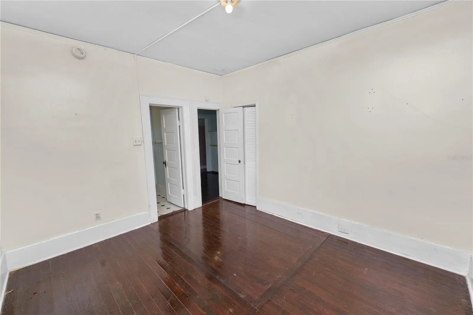 817 SOUTH BLVD