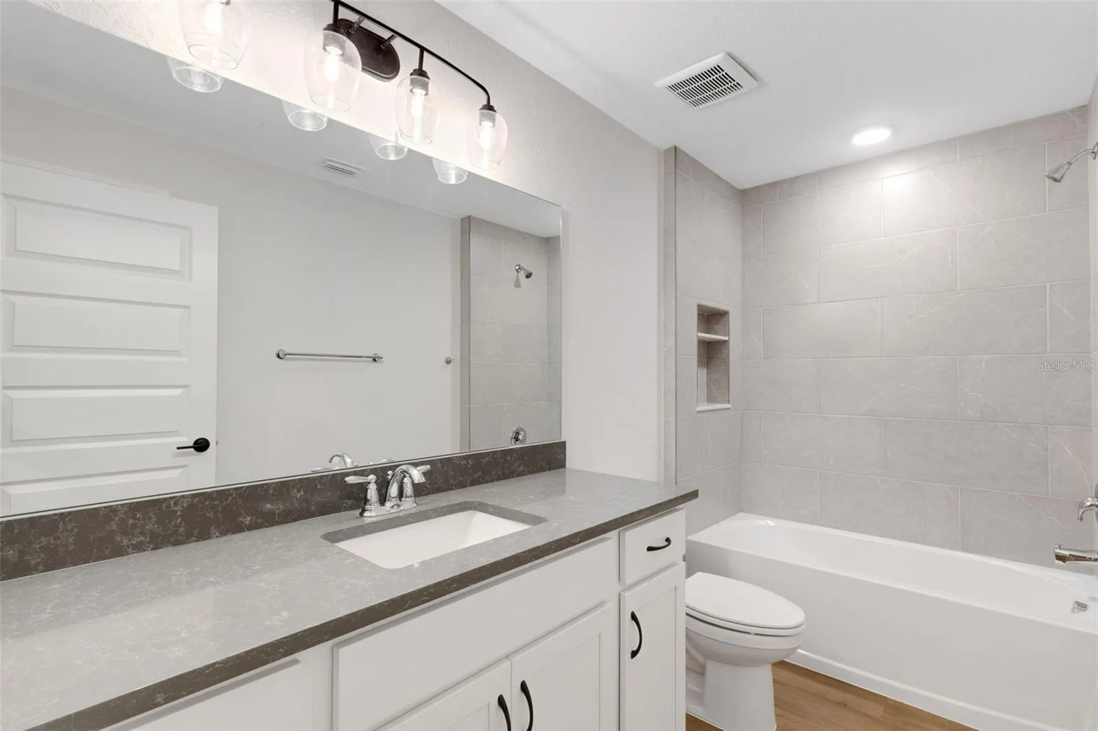 1162 & 1164 FAIRWAY DR