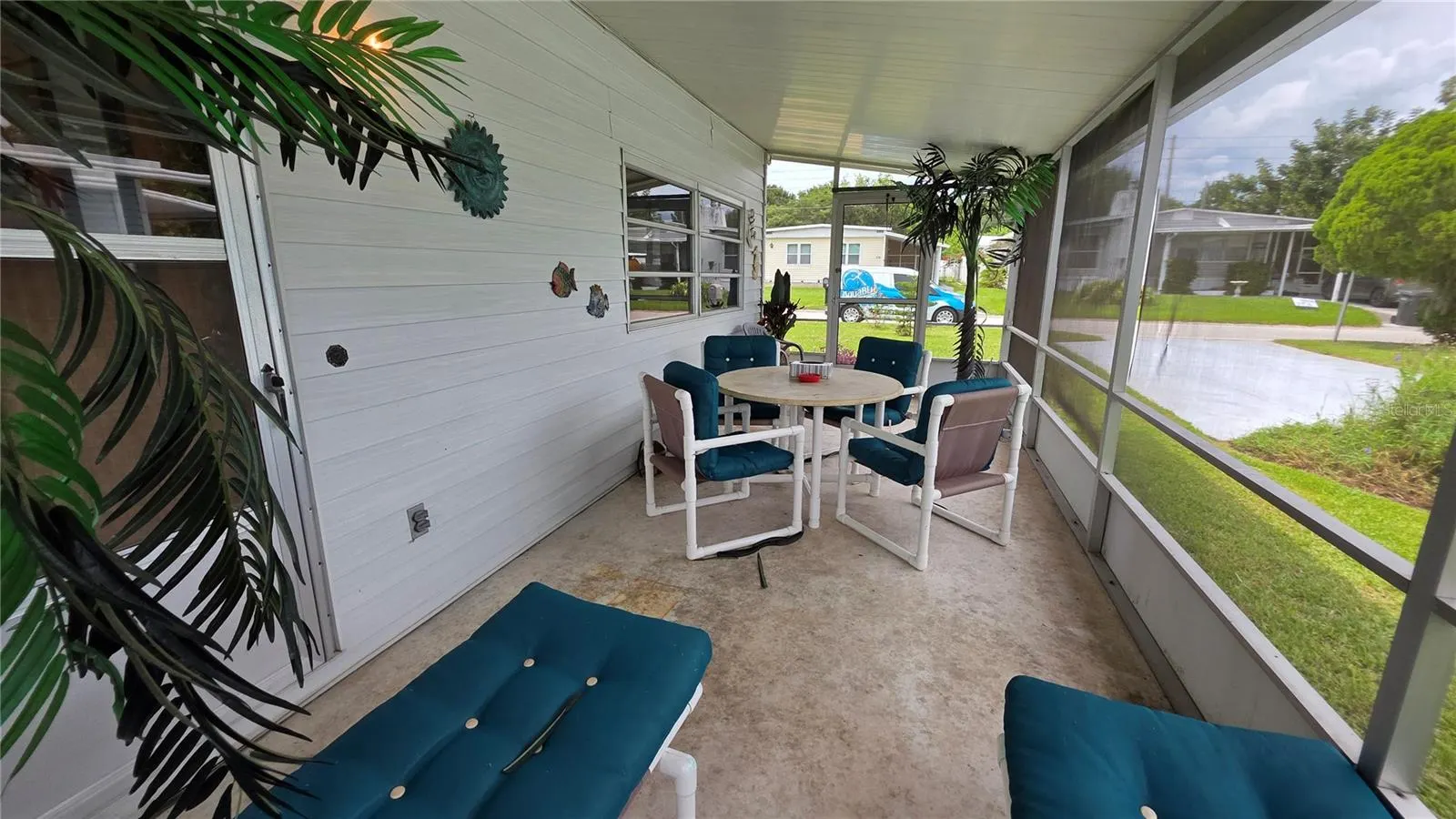 520 SKYLINE DR W