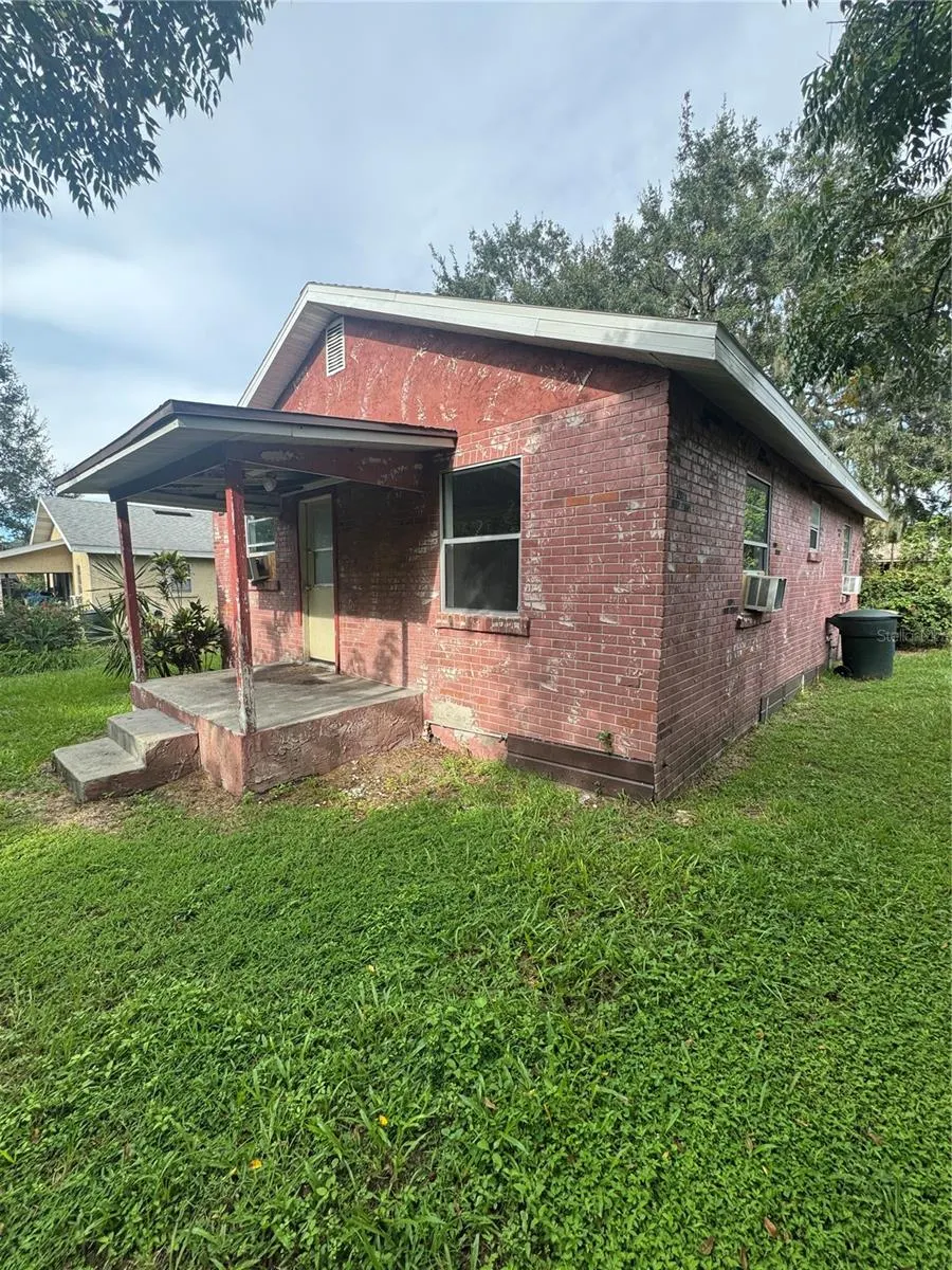1135 FAIRVIEW AVE