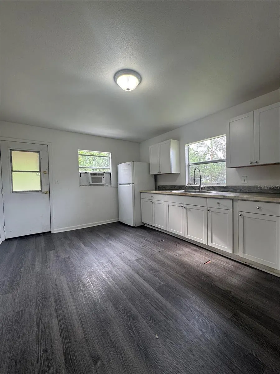 1135 FAIRVIEW AVE