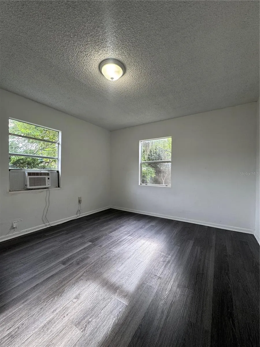 1135 FAIRVIEW AVE