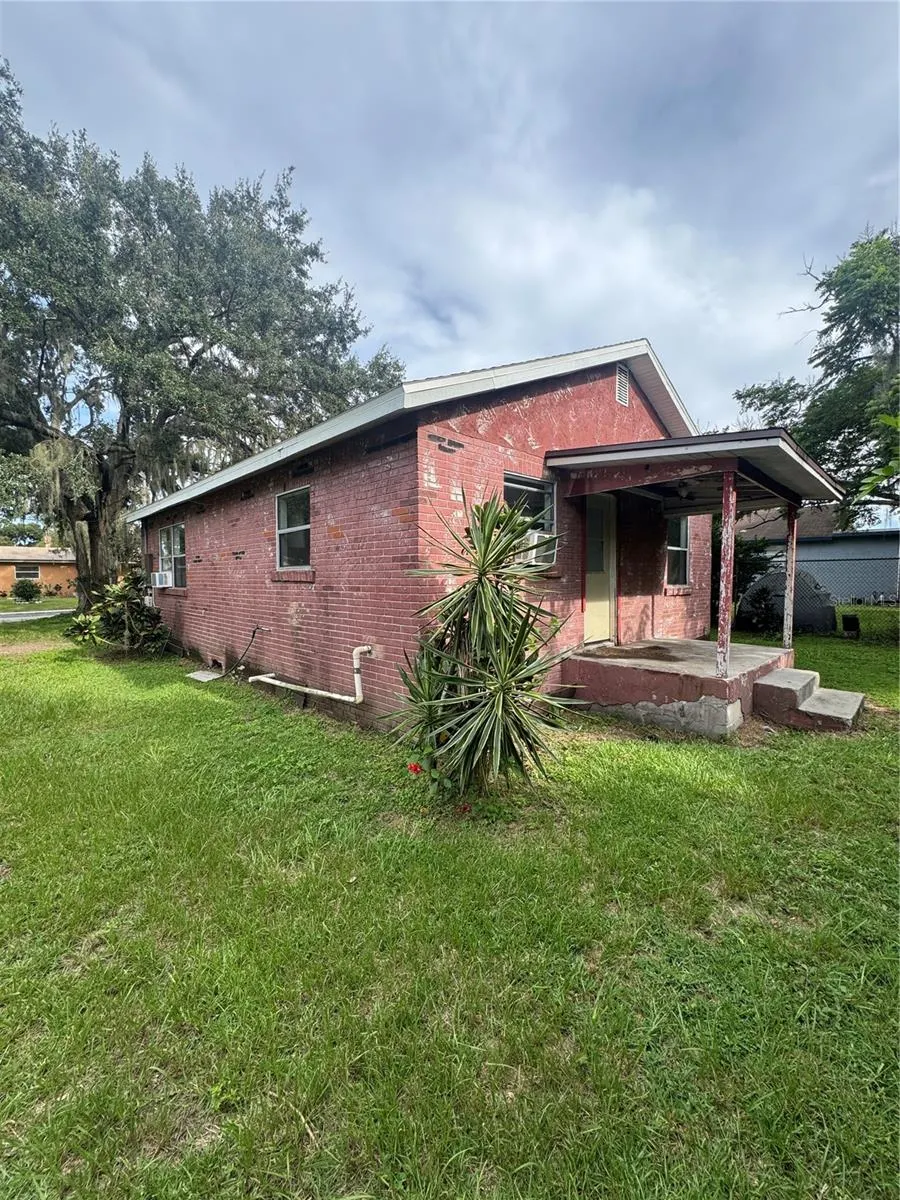 1135 FAIRVIEW AVE