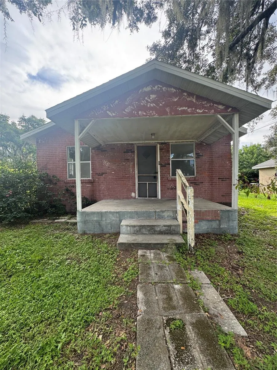 1135 FAIRVIEW AVE