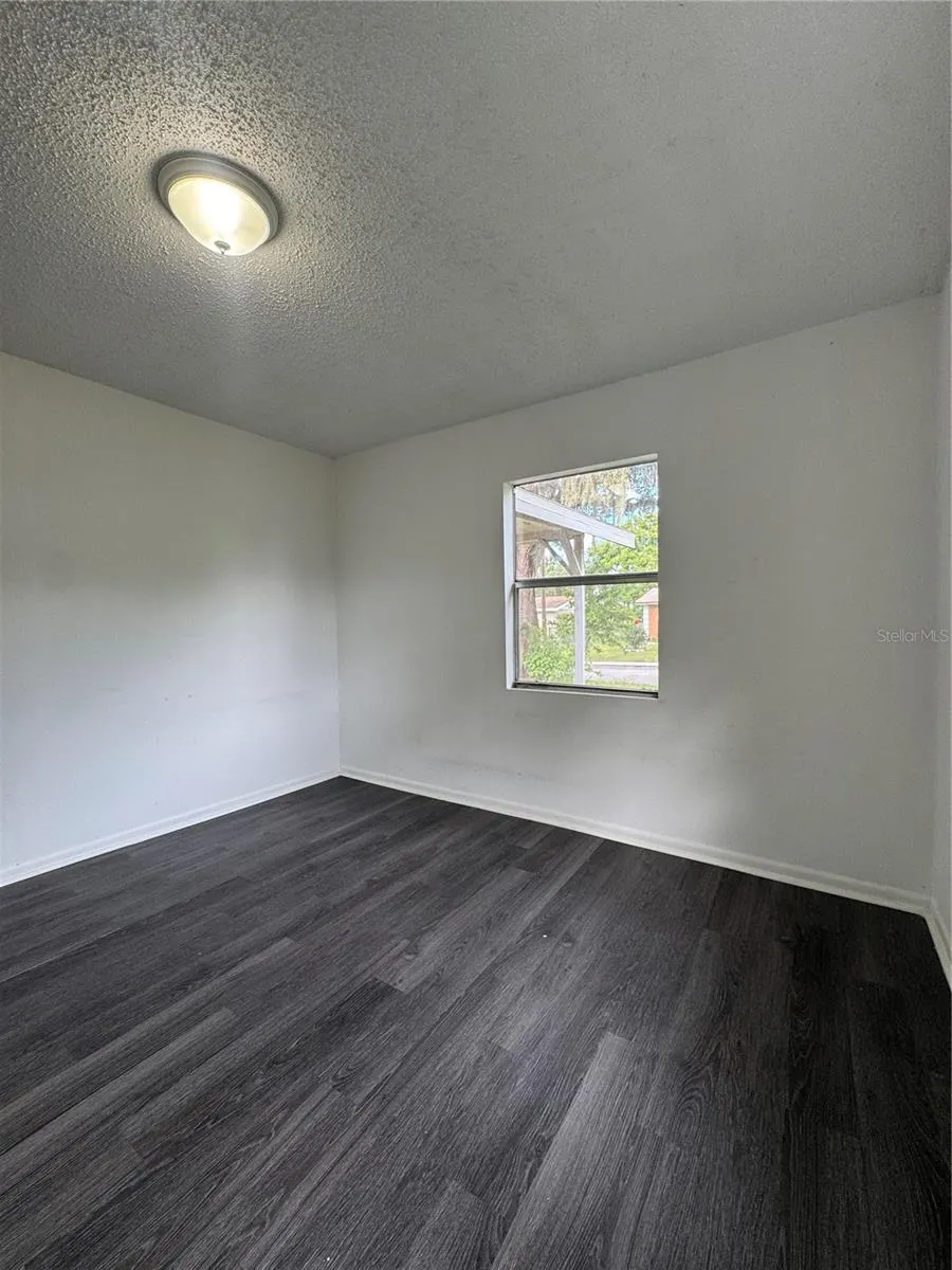 1135 FAIRVIEW AVE