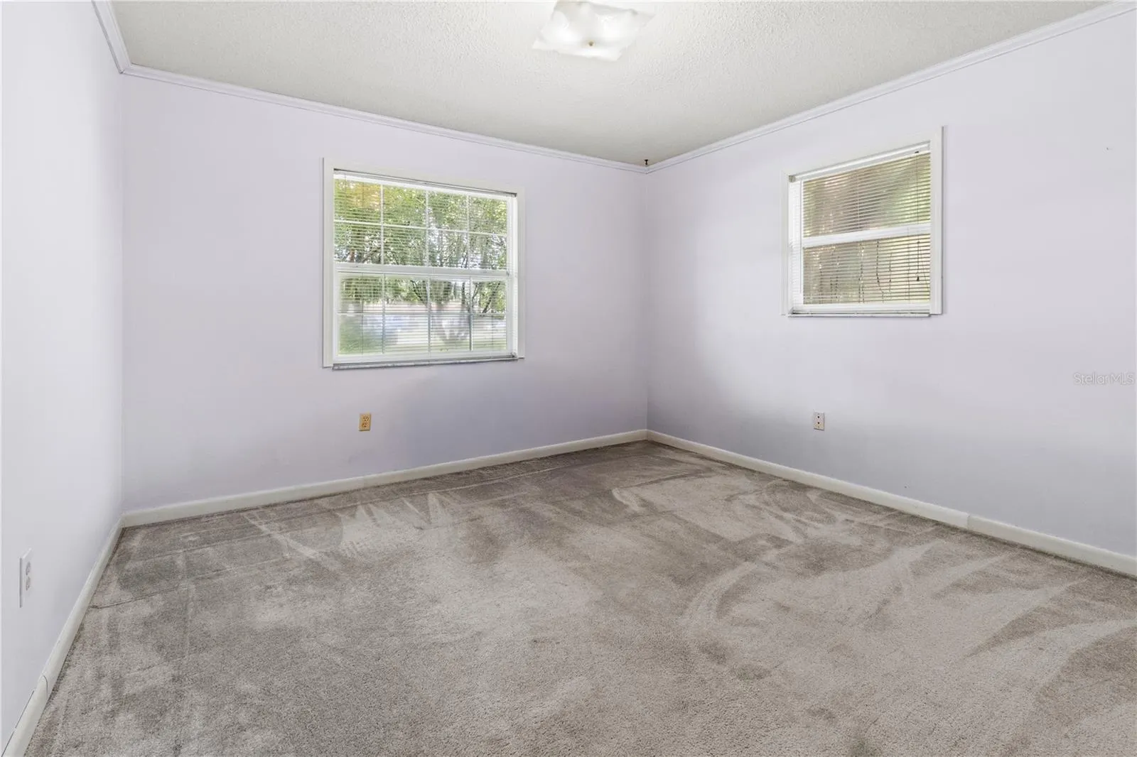 412 LAKE DR