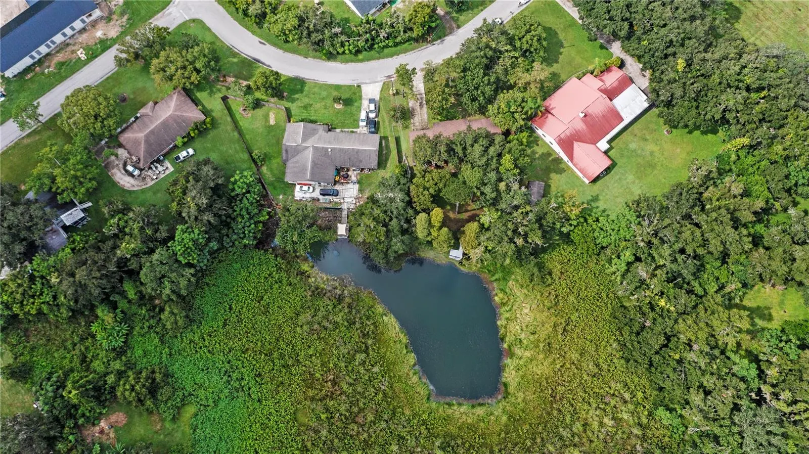 412 LAKE DR