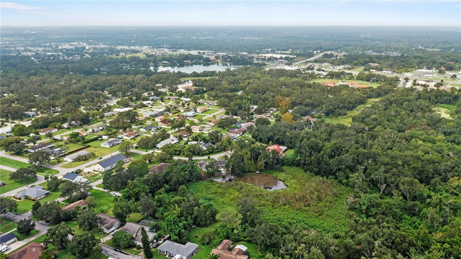412 LAKE DR