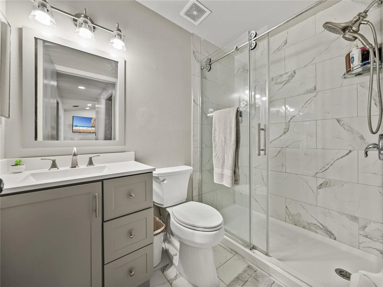 407 RED HAWK LOOP
