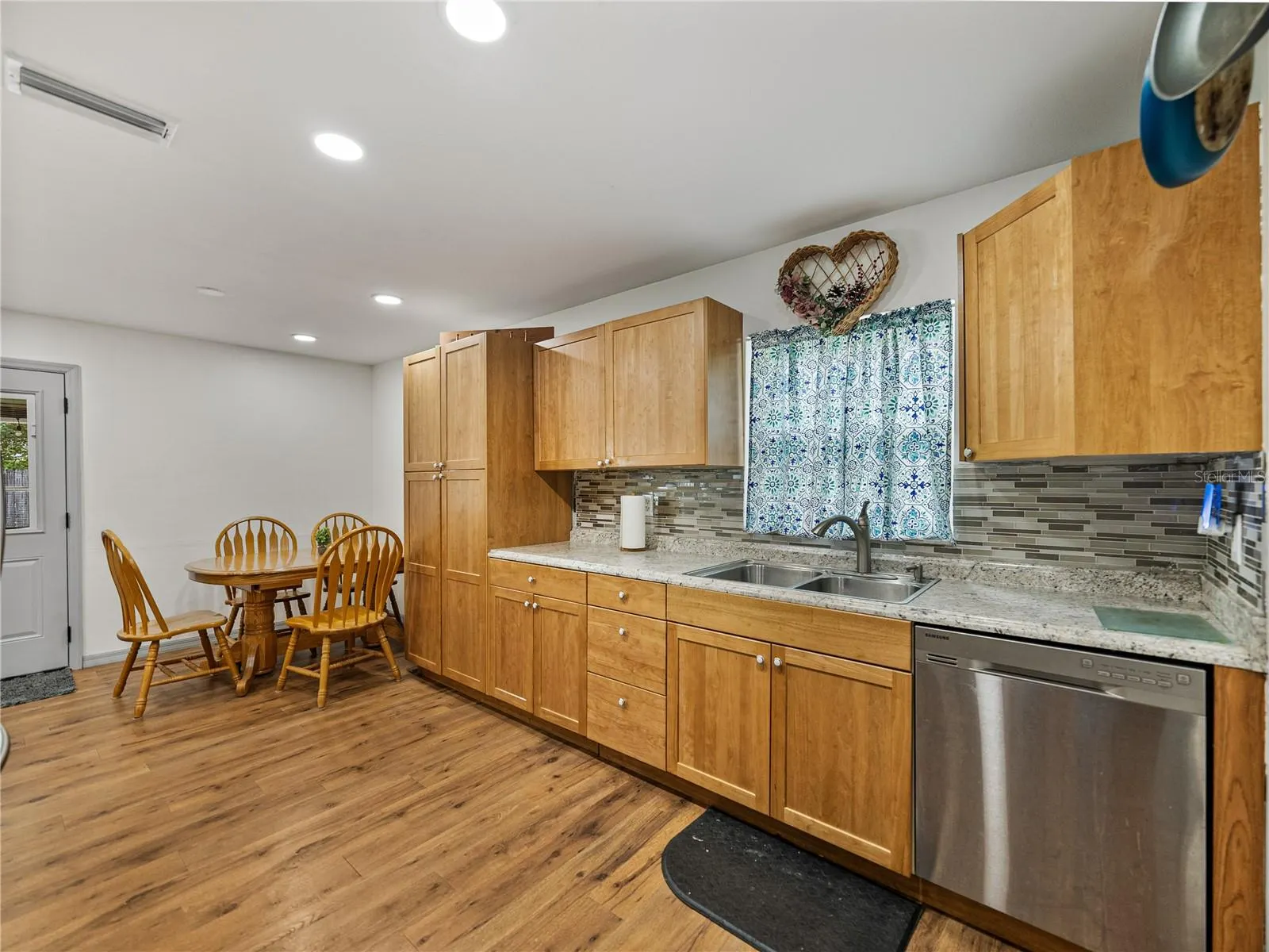 407 RED HAWK LOOP