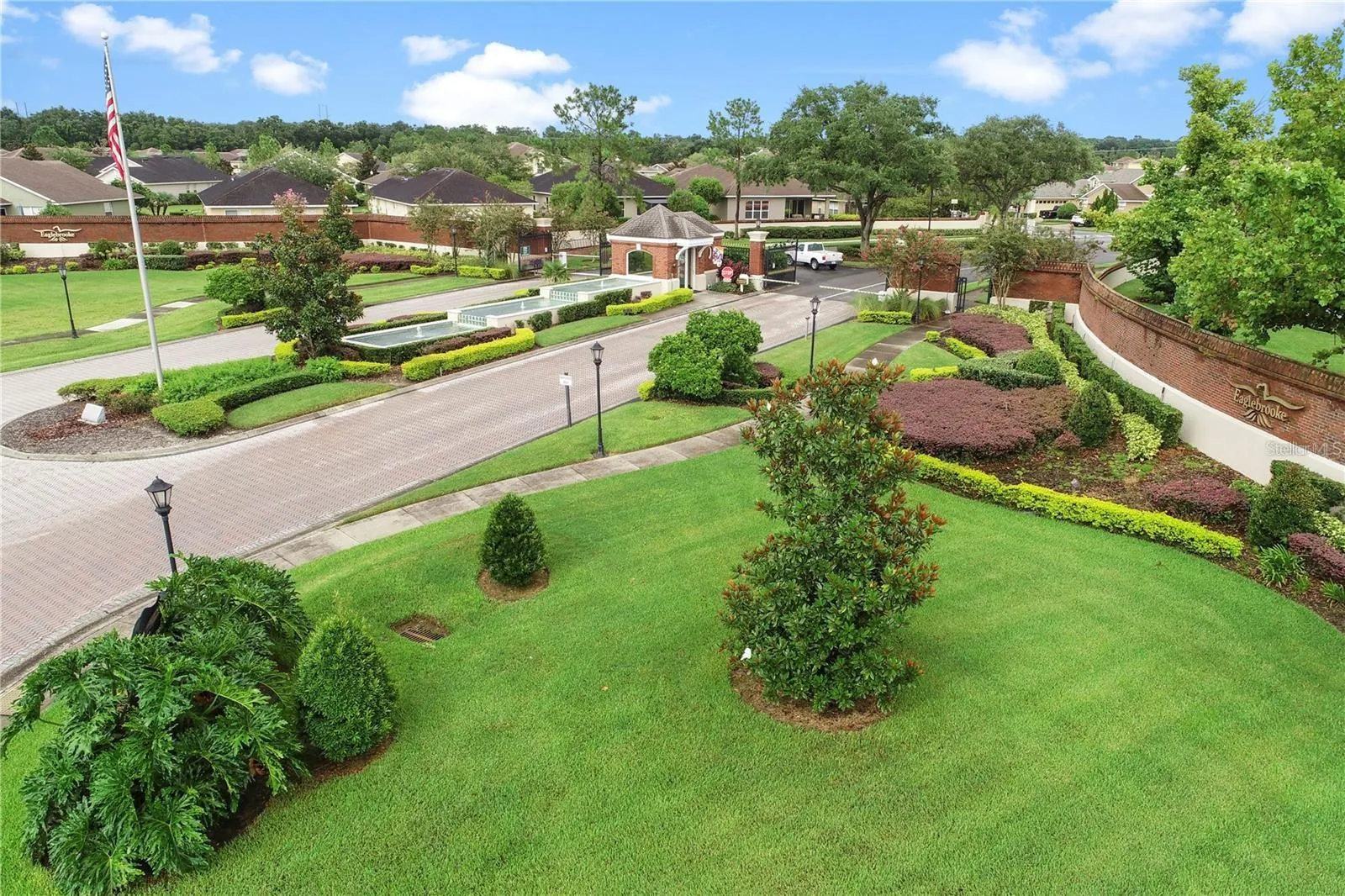 6973 LAKE EAGLEBROOKE DR