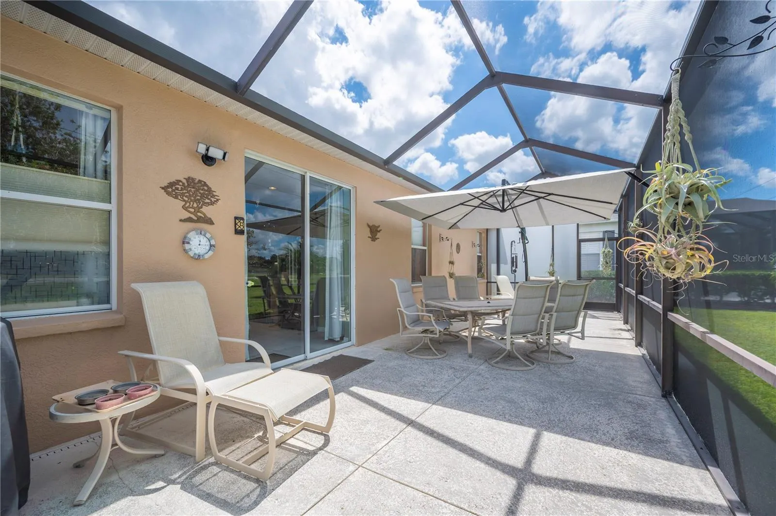 6973 LAKE EAGLEBROOKE DR