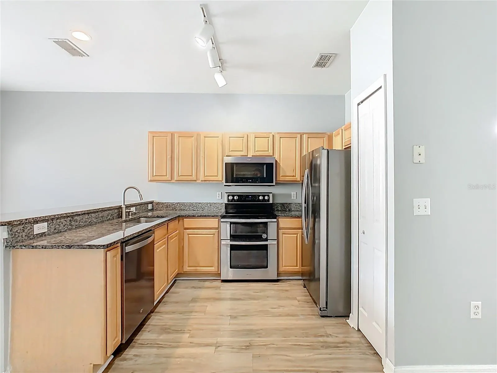 2051 WINTERSET DR