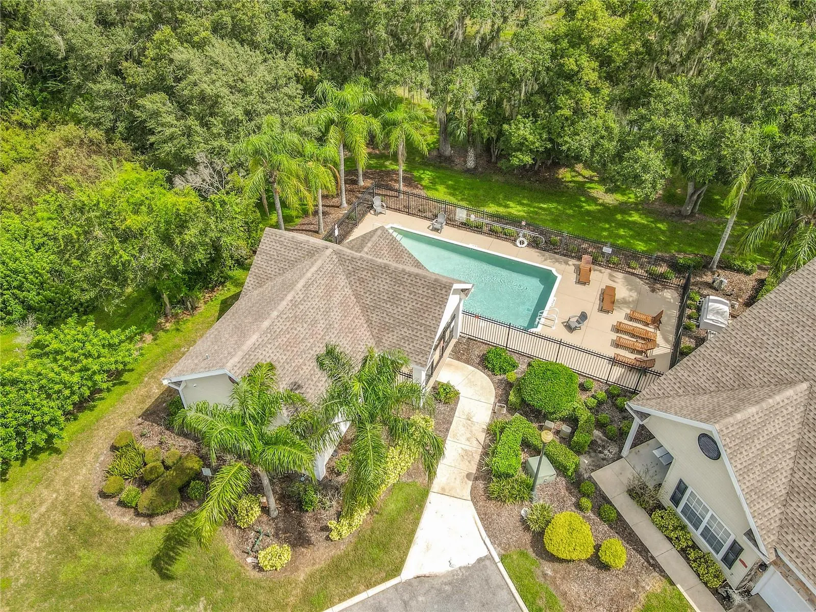 2051 WINTERSET DR