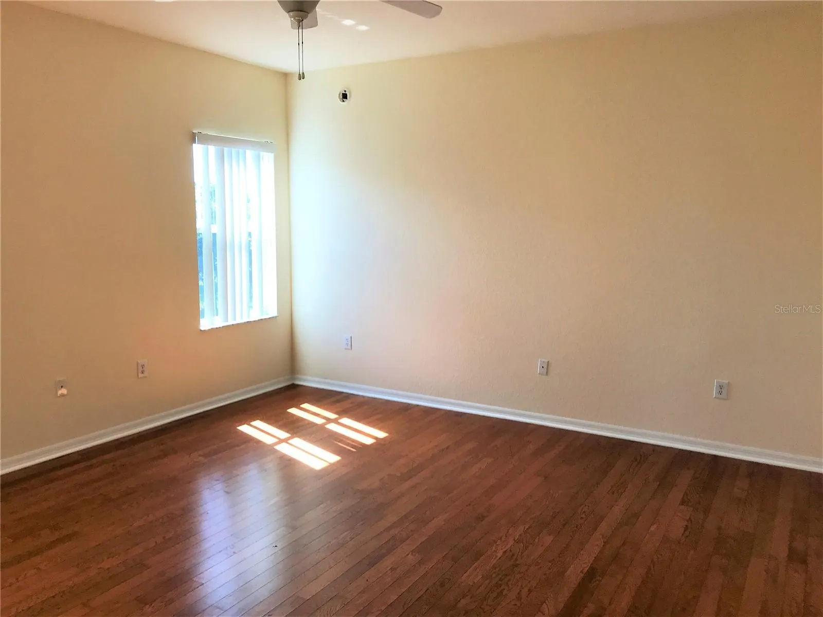 3437 LONGVIEW LN