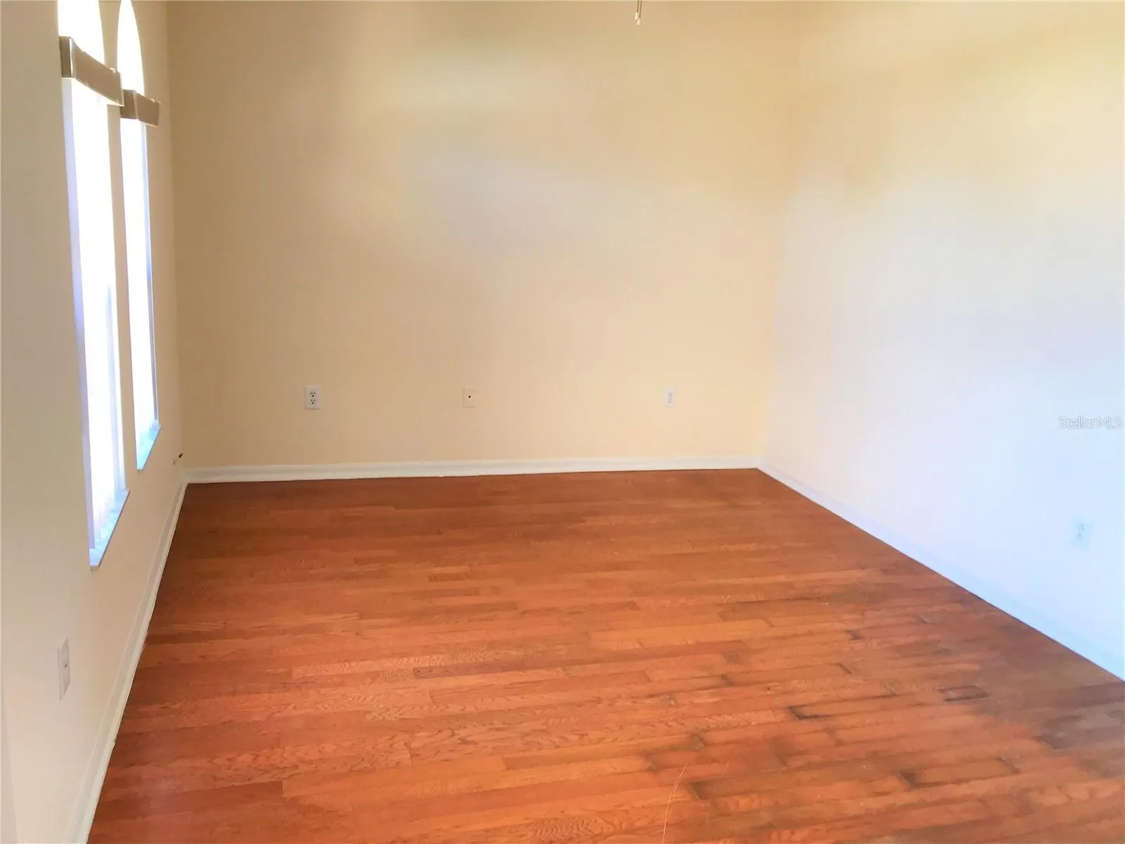 3437 LONGVIEW LN