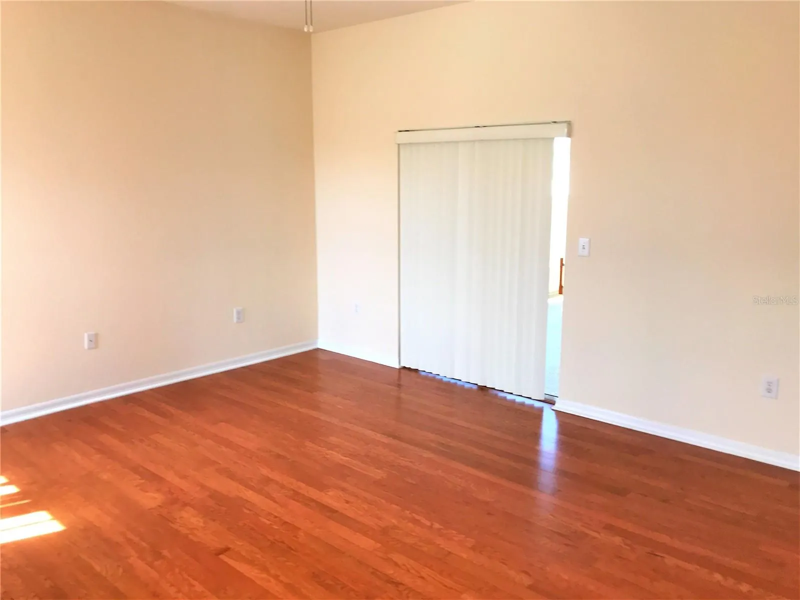 3437 LONGVIEW LN