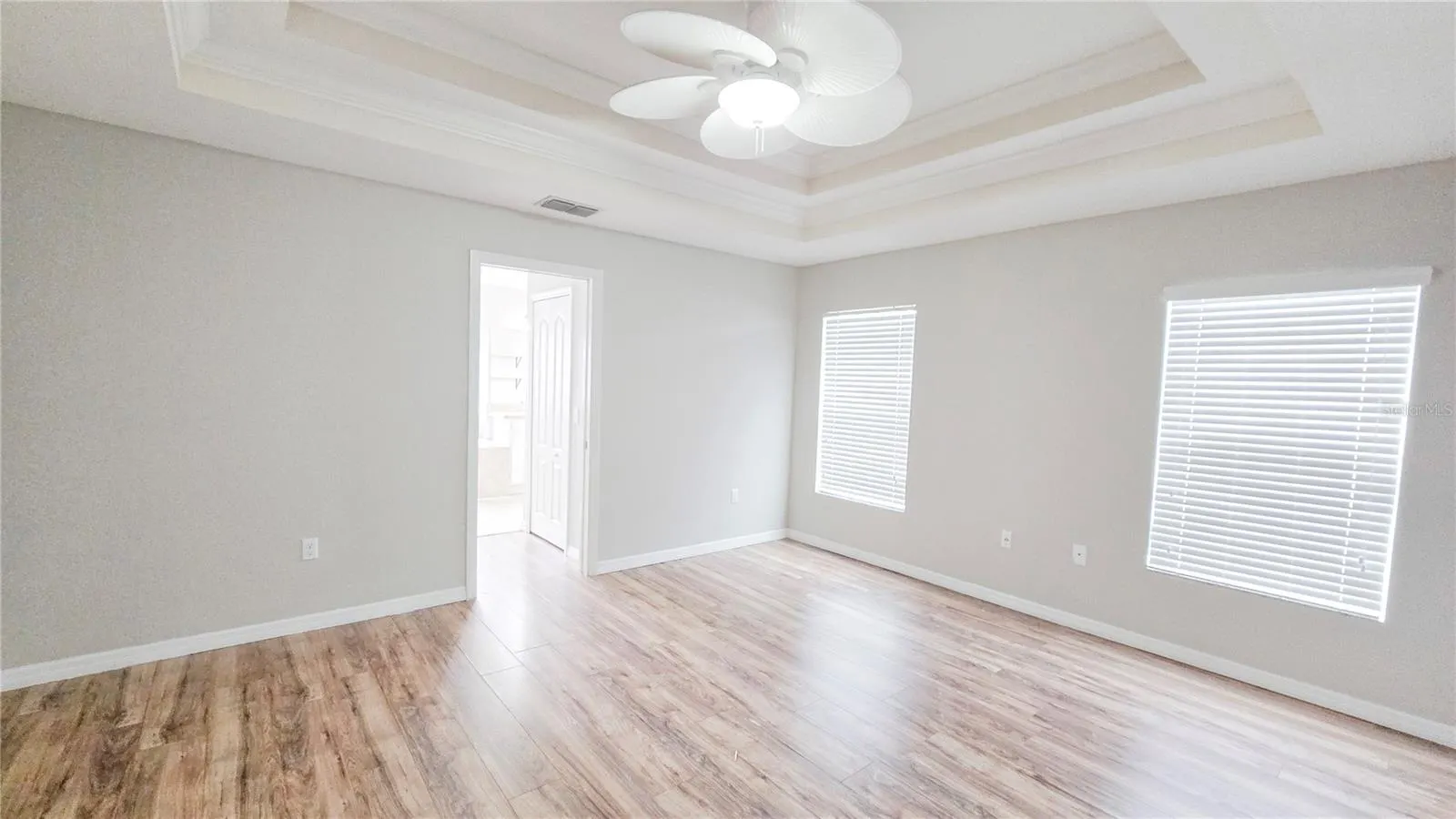 3519 KENWOOD CROSSING