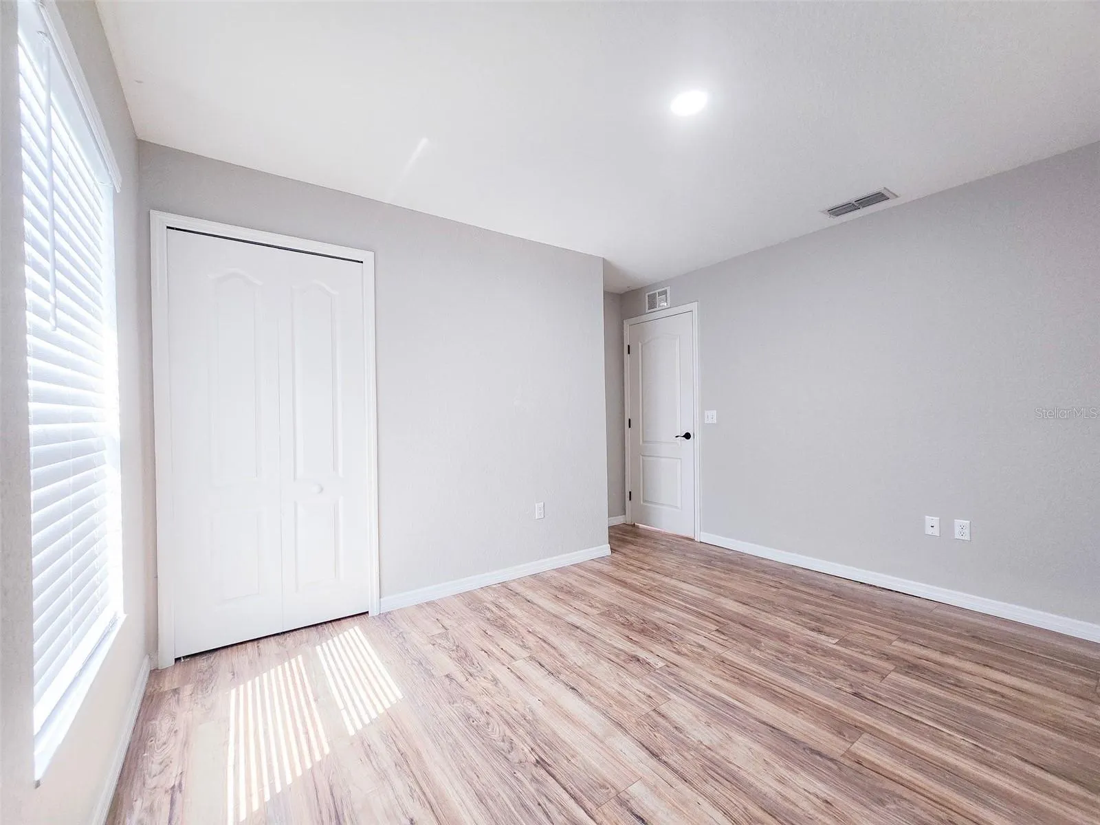 3519 KENWOOD CROSSING