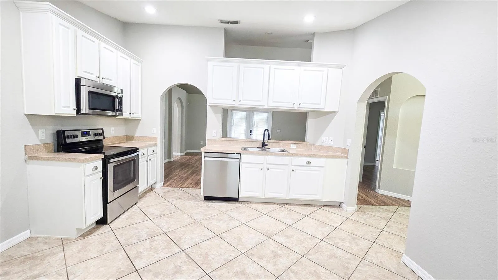 3519 KENWOOD CROSSING