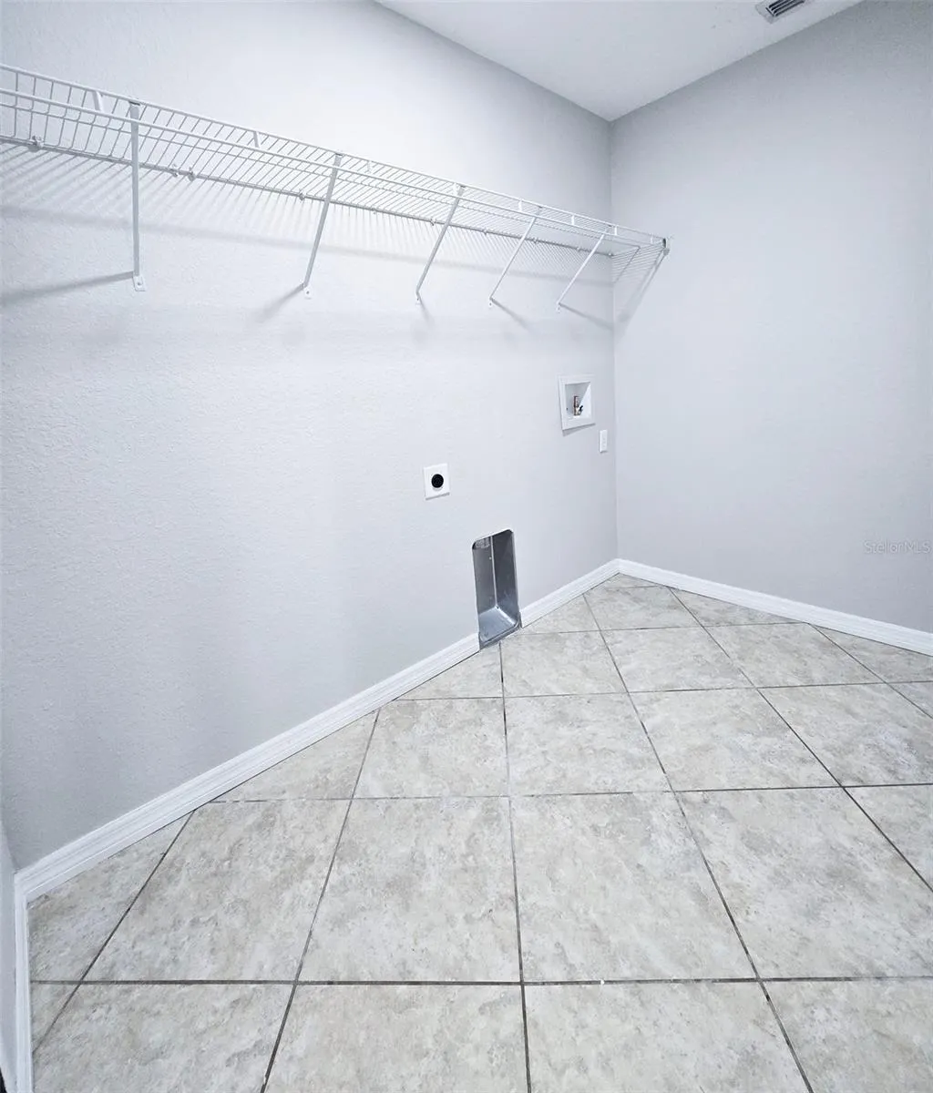 3519 KENWOOD CROSSING