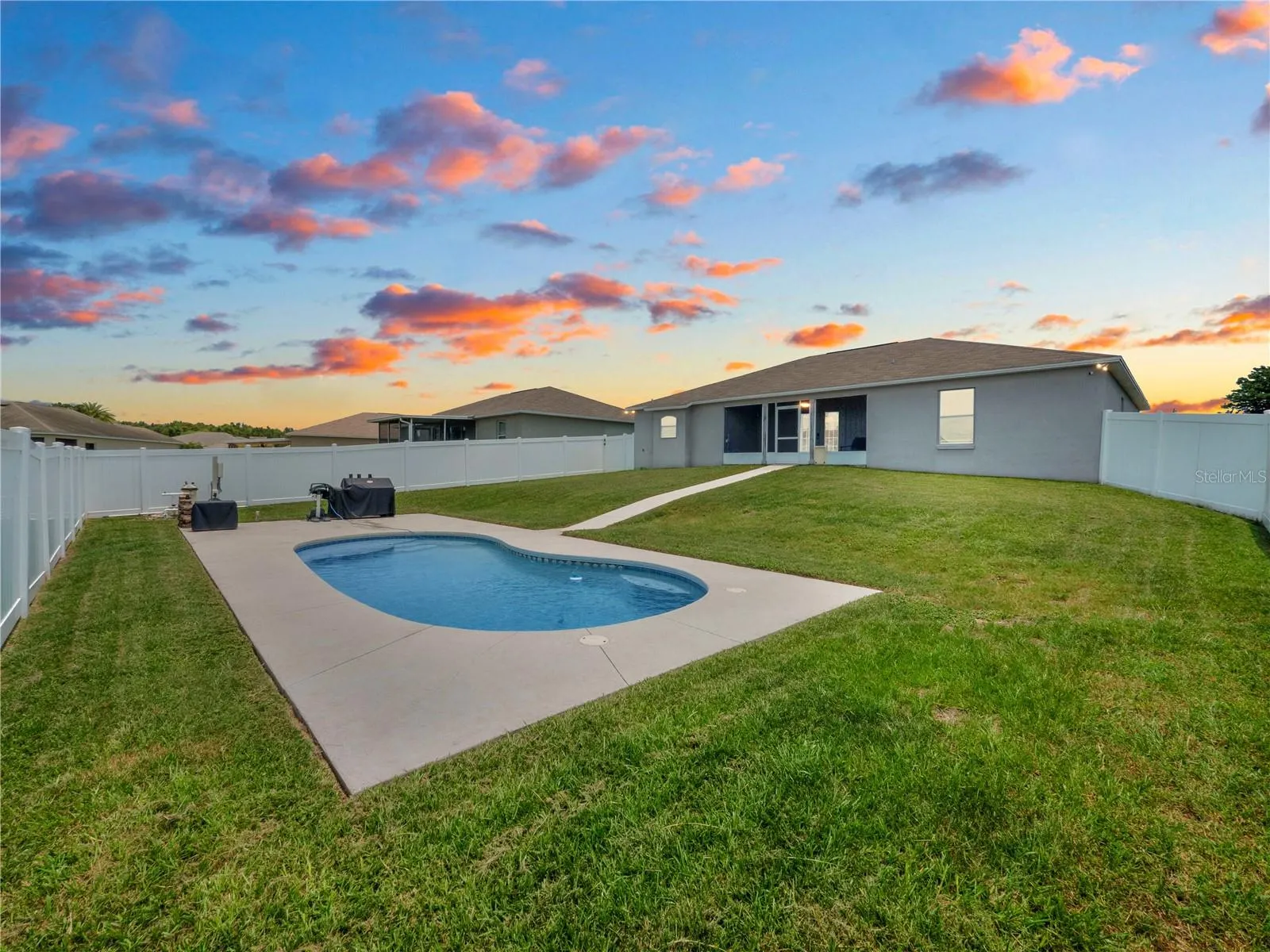 3519 KENWOOD CROSSING