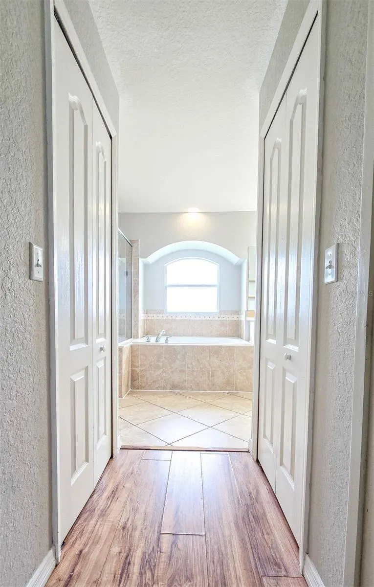 3519 KENWOOD CROSSING