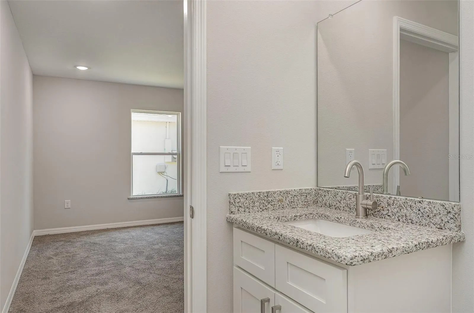 306/308 AVE P NW