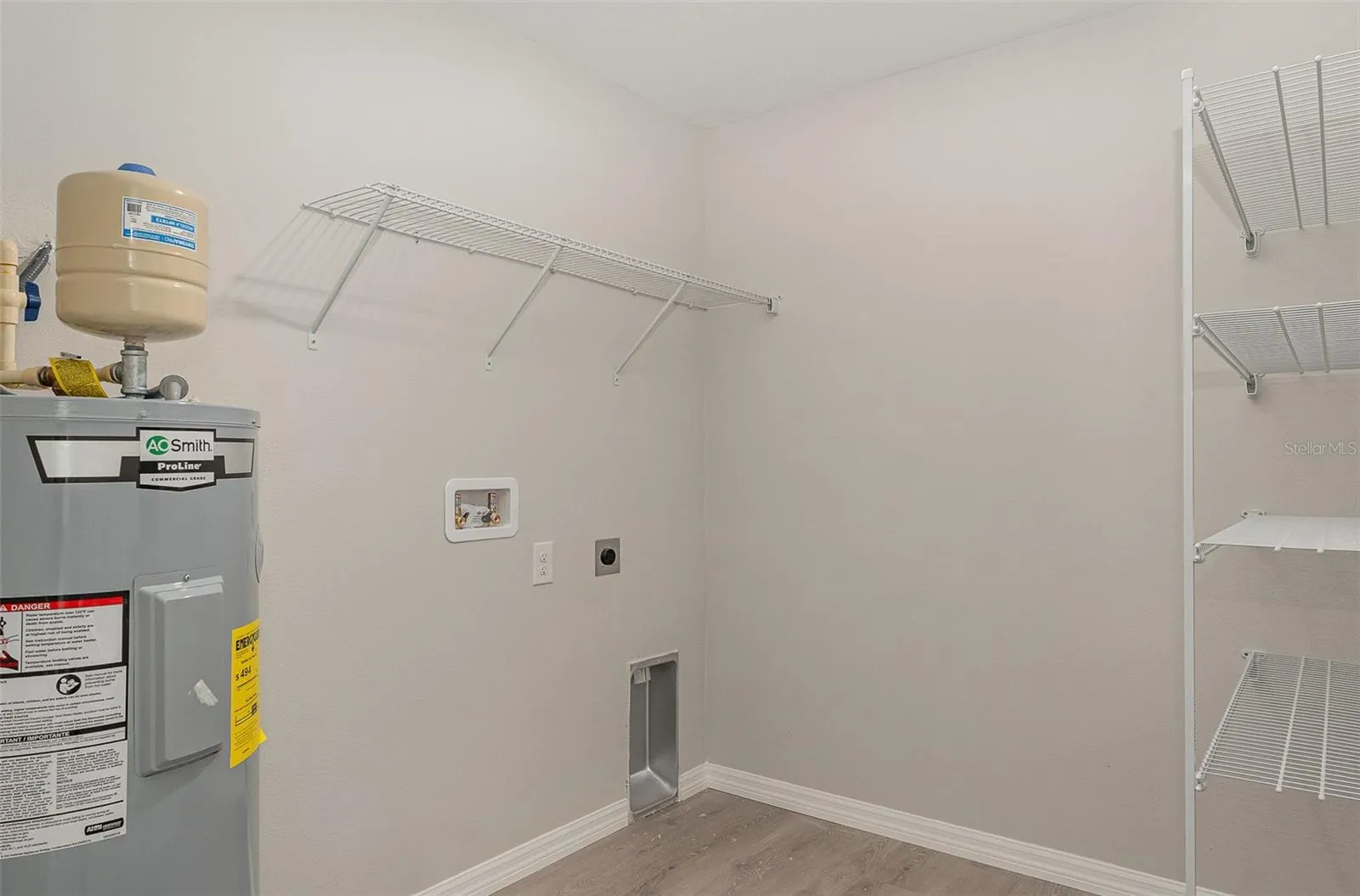 306/308 AVE P NW
