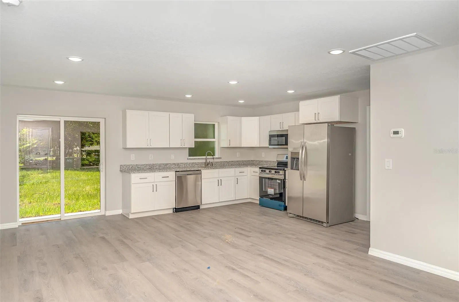 306/308 AVE P NW