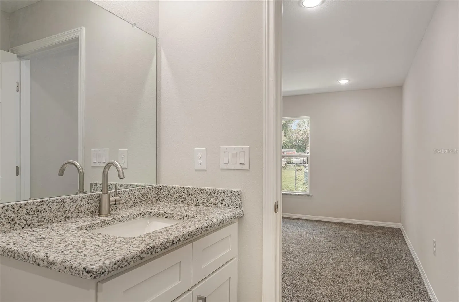 306/308 AVE P NW