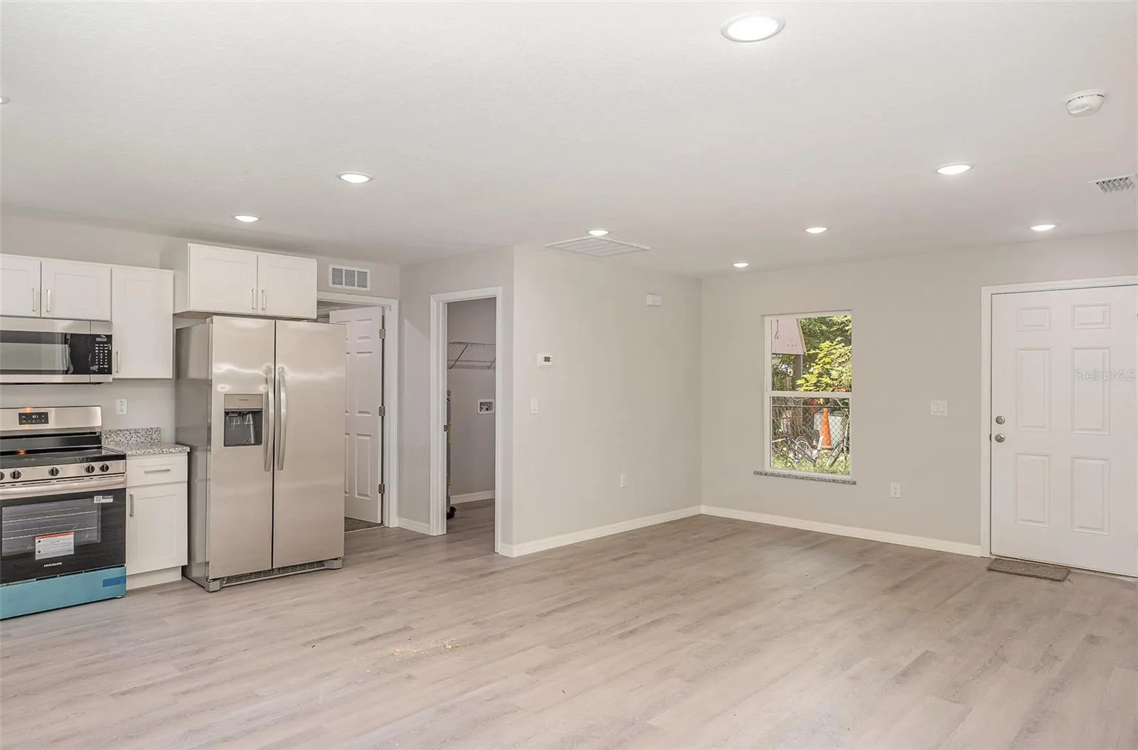 306/308 AVE P NW