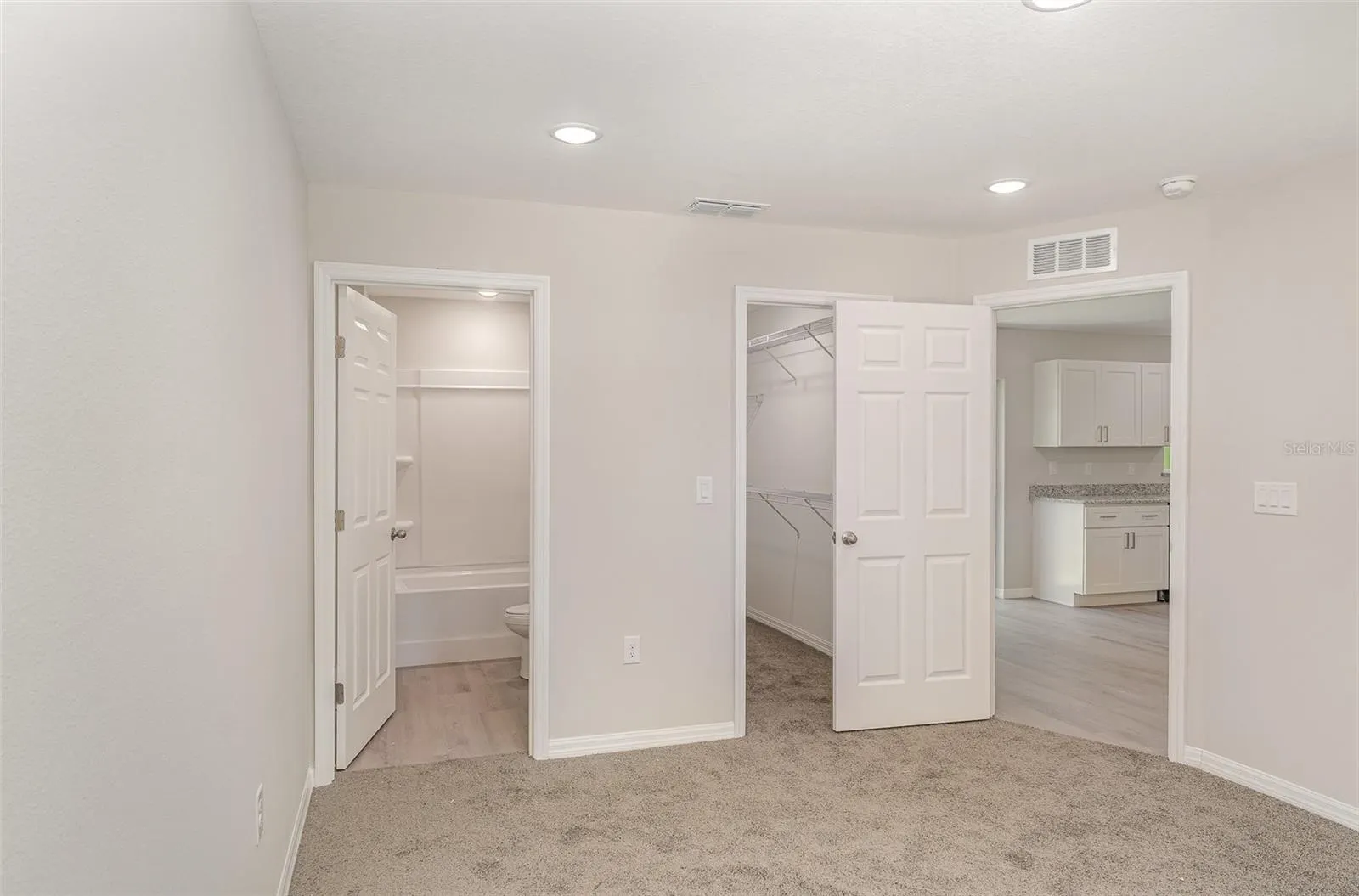 306/308 AVE P NW
