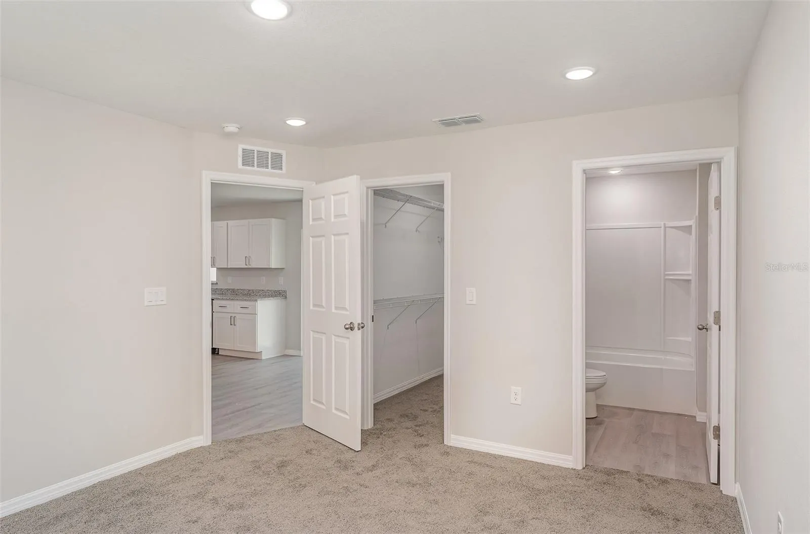306/308 AVE P NW