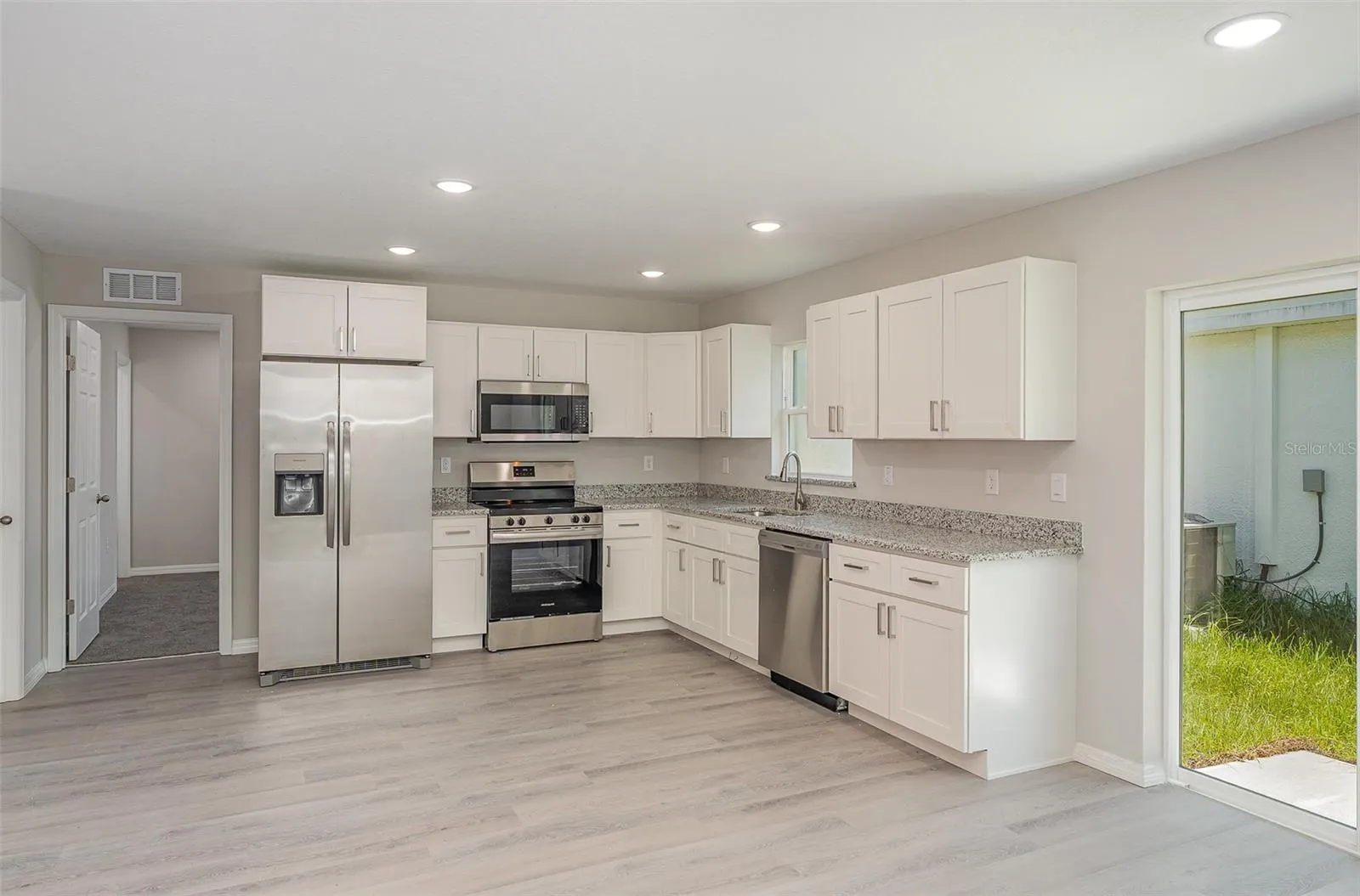 306/308 AVE P NW