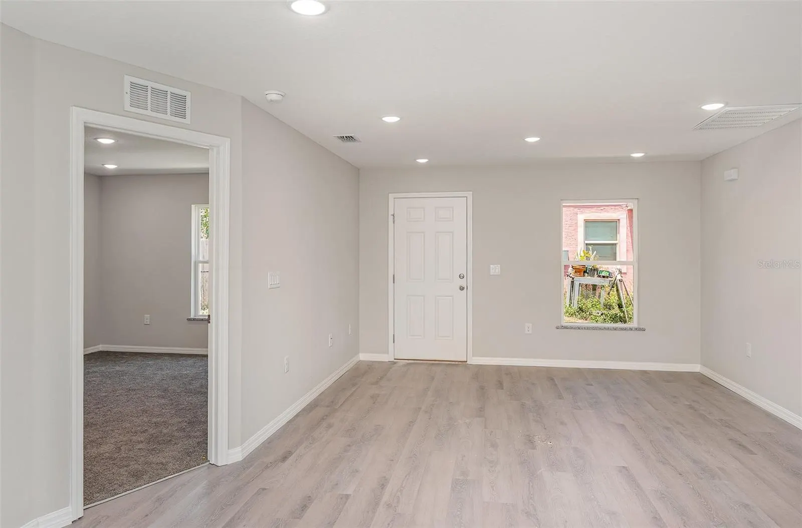 306/308 AVE P NW