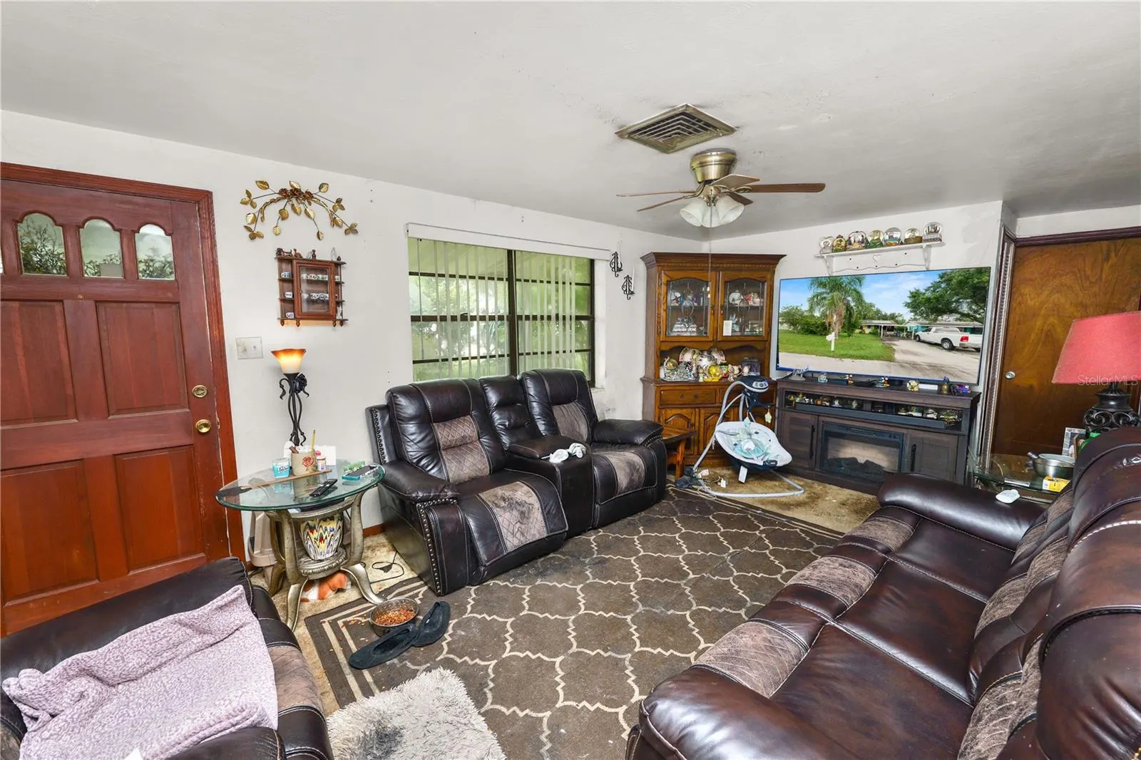 2203 IVEY LN