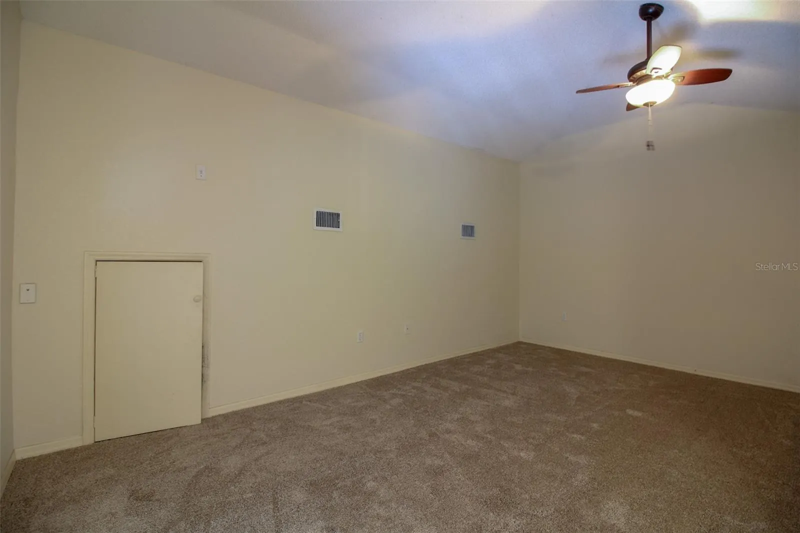 1075 MEADOWOOD POINTE RD