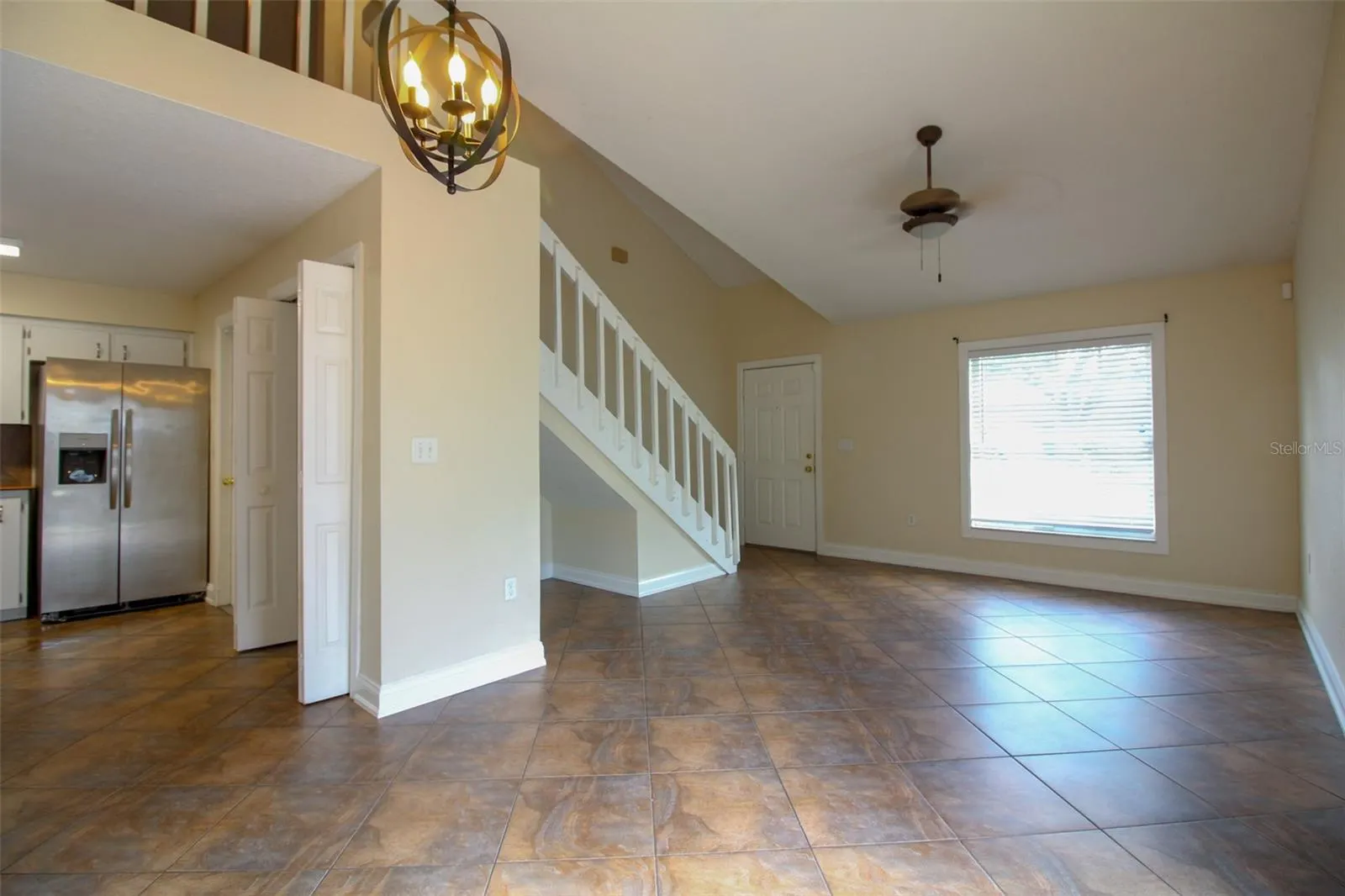 1075 MEADOWOOD POINTE RD