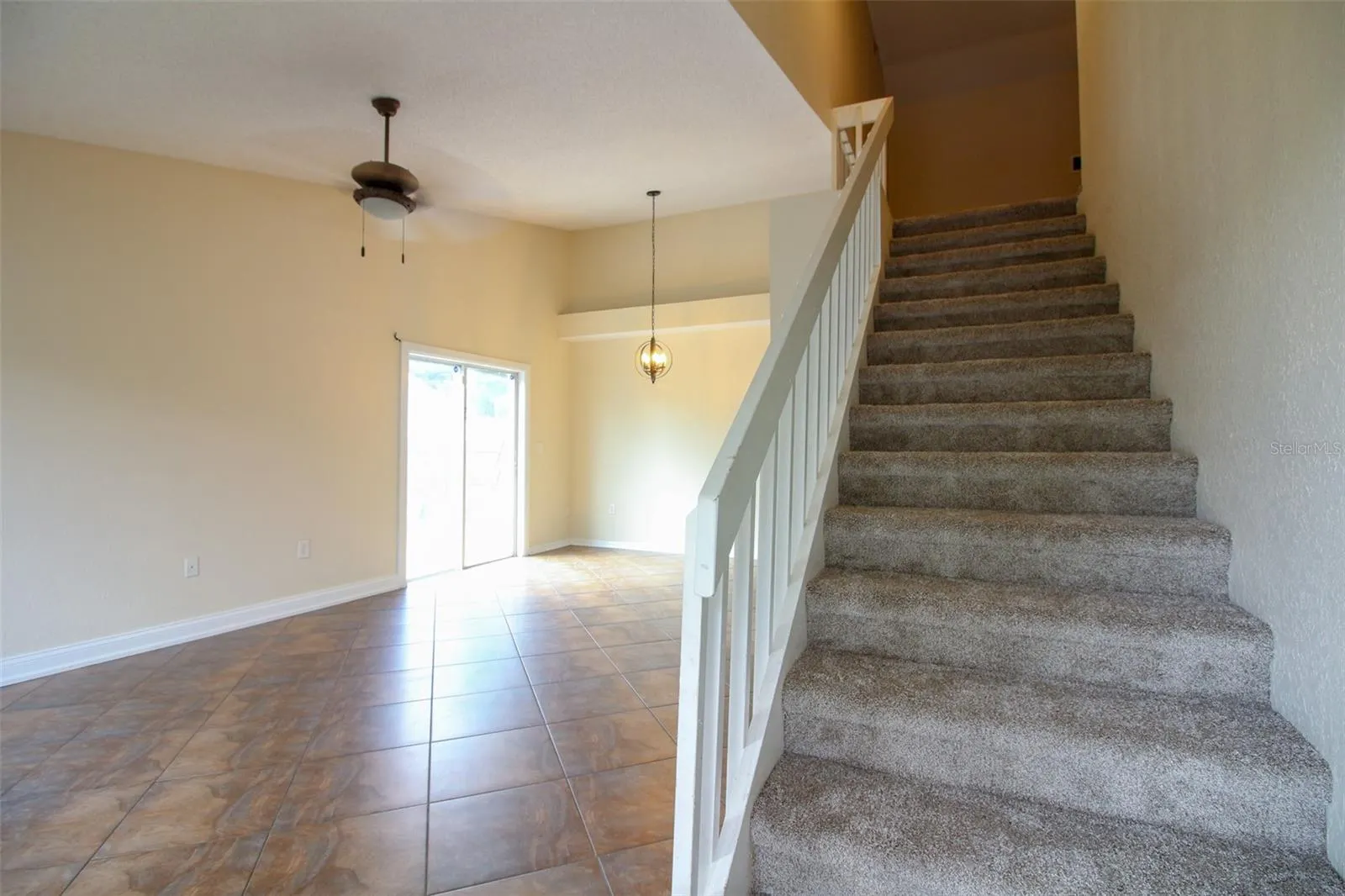 1075 MEADOWOOD POINTE RD