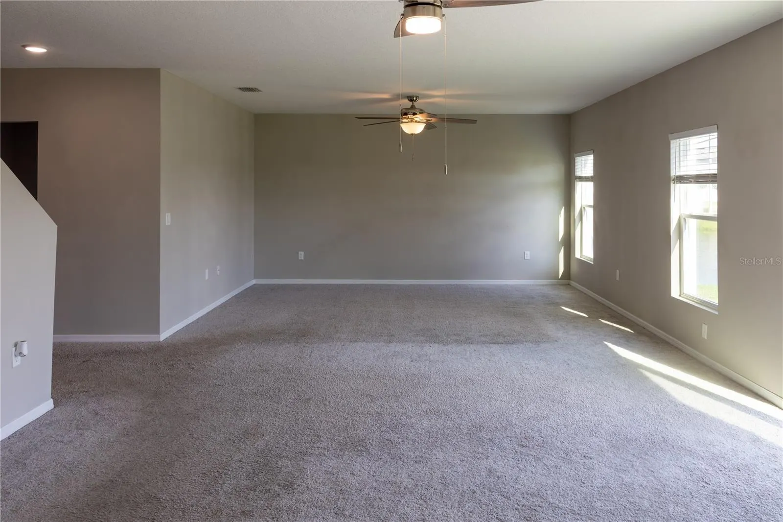5547 ARLINGTON RIVER DR