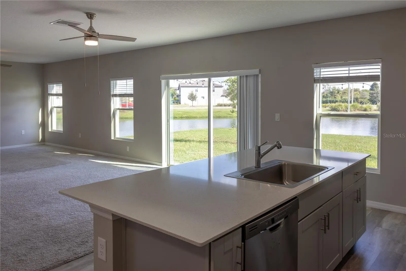 5547 ARLINGTON RIVER DR