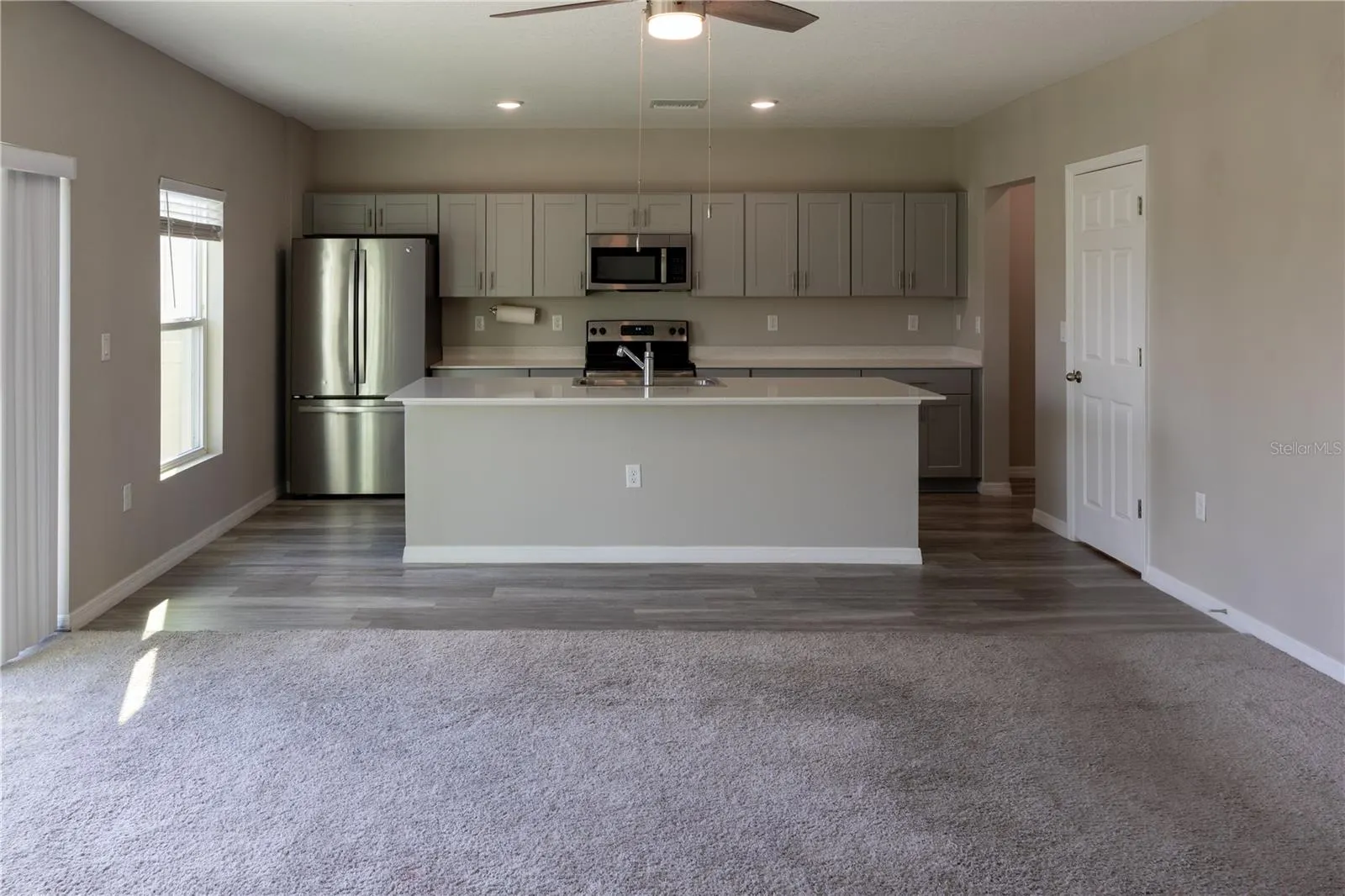 5547 ARLINGTON RIVER DR